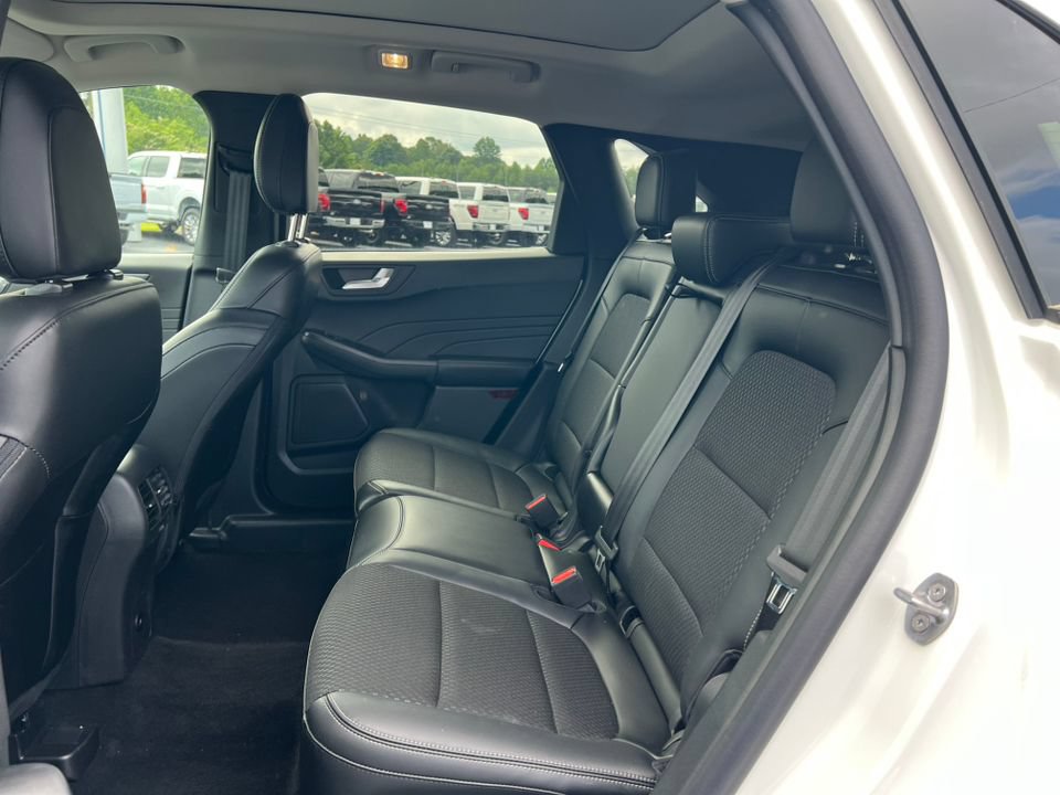 New 2025 Ford Escape SE w/ Class II Trailer Tow Package FWD image 14