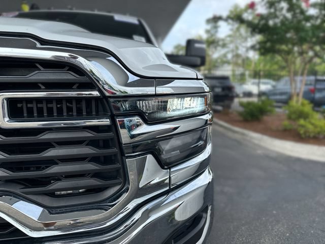 Used 2025 RAM 3500 Tradesman w/ Chrome Appearance Group AWD/4WD image 9