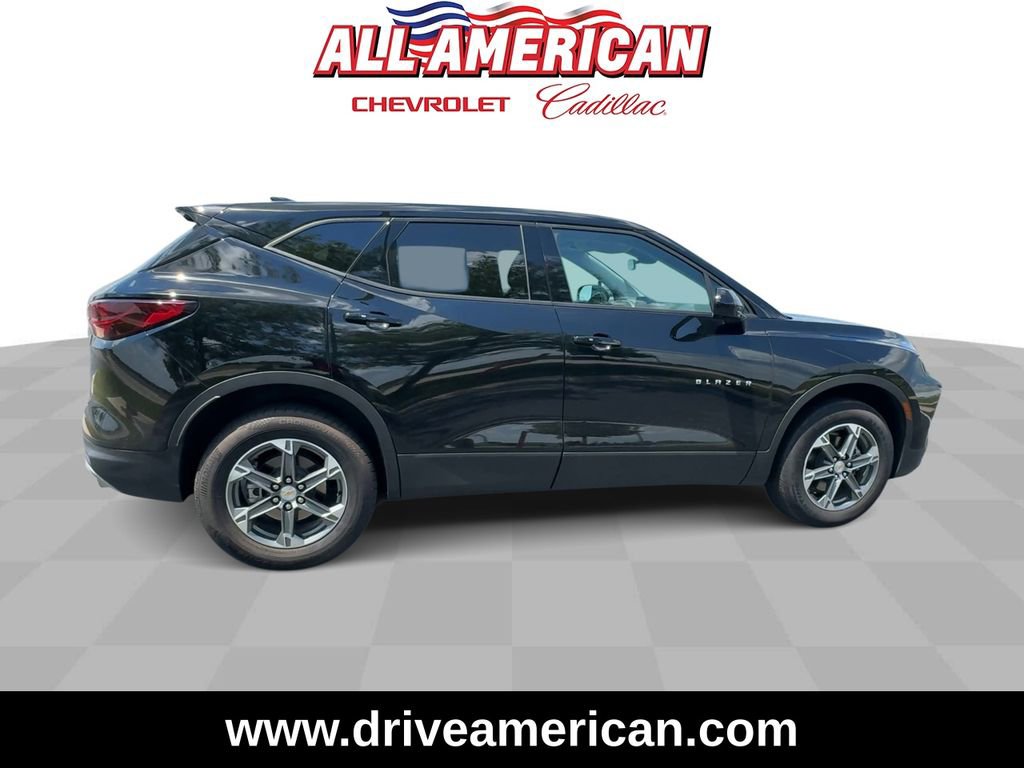Used 2025 Chevrolet Blazer LT image 9
