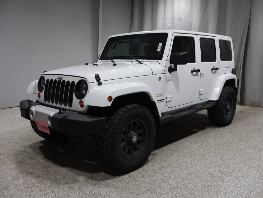 Used 2013 Jeep Wrangler Unlimited Sahara w/ Dual Top Group AWD/4WD image 6
