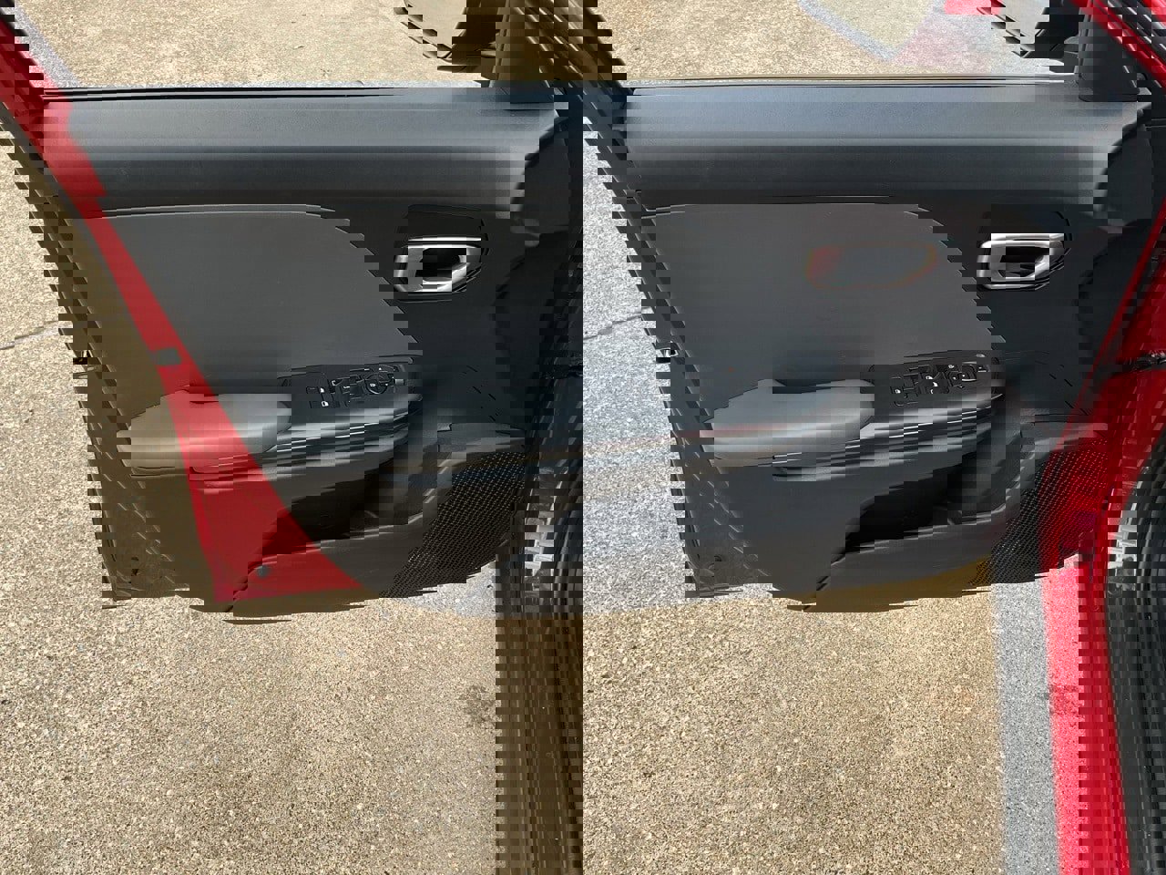 Used 2025 Kia K4 LXS image 13