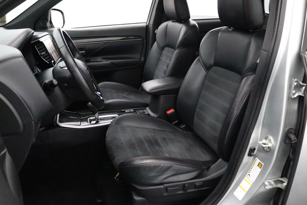 Used 2020 Mitsubishi Outlander LE AWD/4WD image 10