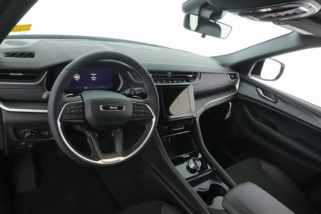 New 2025 Jeep Grand Cherokee L Altitude image 17