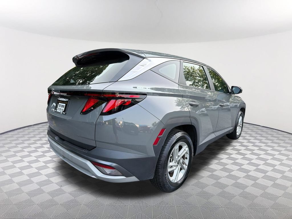 Used 2025 Hyundai Tucson SE FWD image 5
