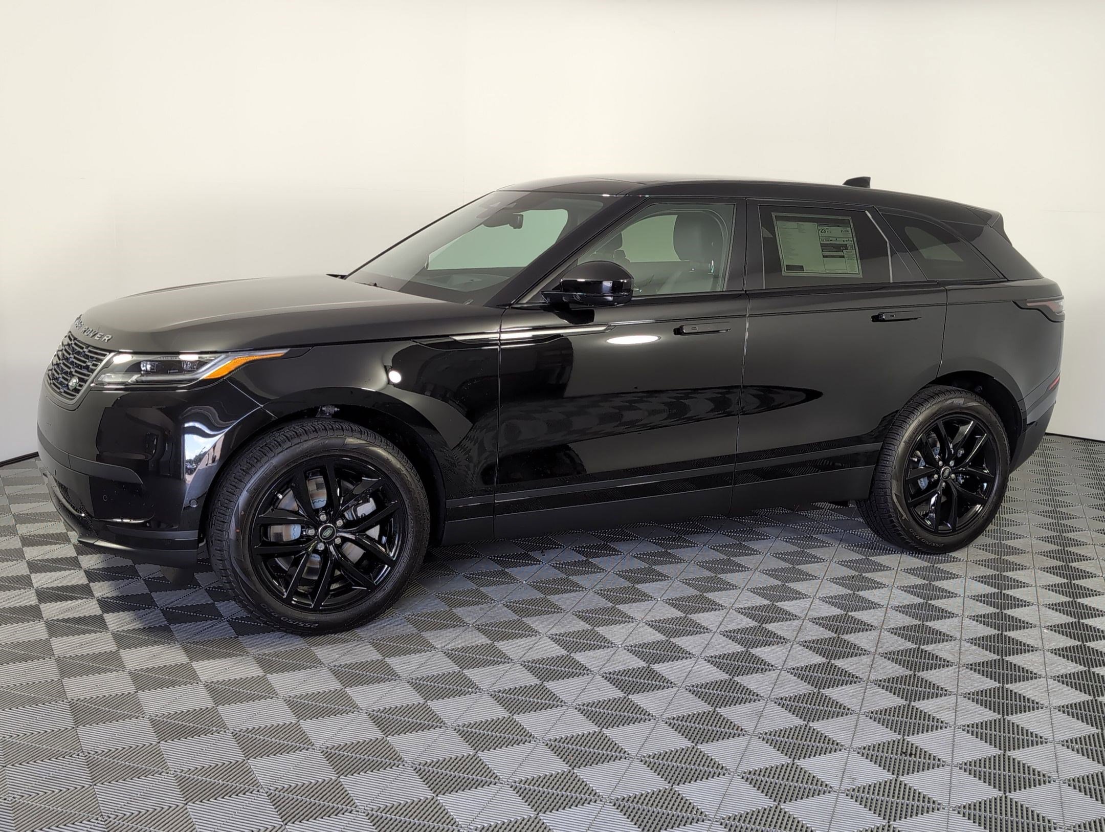 Used 2026 Land Rover Range Rover Velar S image 1