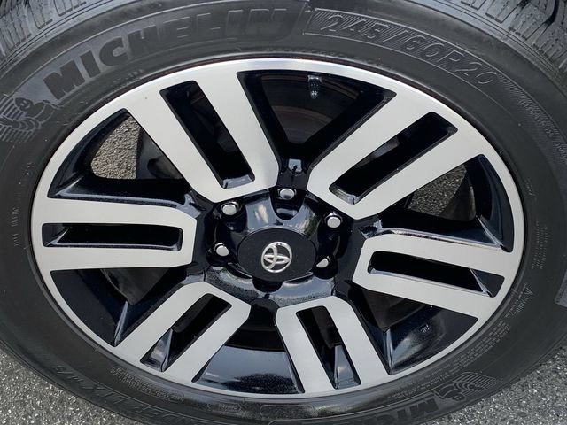 Used 2017 Toyota 4Runner Limited AWD/4WD image 34