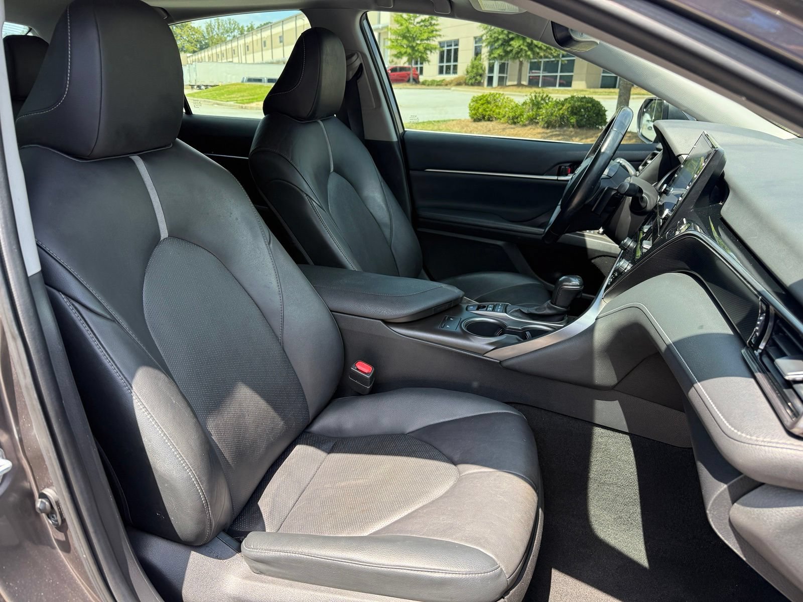 Used 2021 Toyota Camry XSE FWD image 29