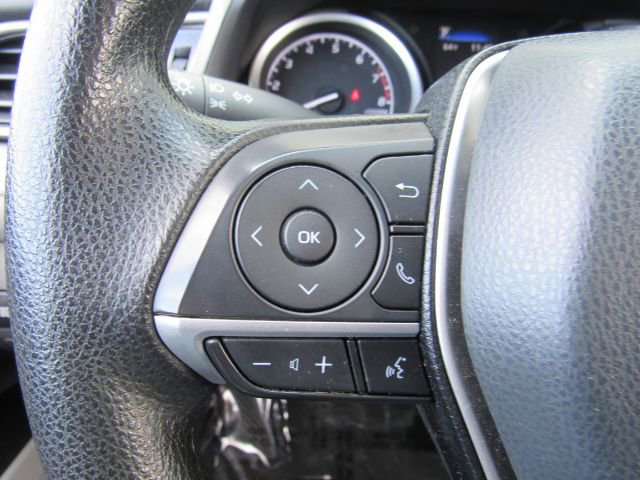 Used 2022 Toyota Camry LE image 28