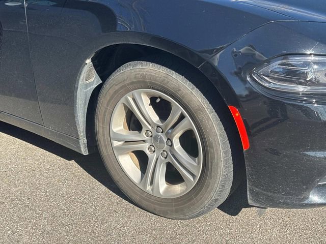 Used 2019 Dodge Charger SXT image 11