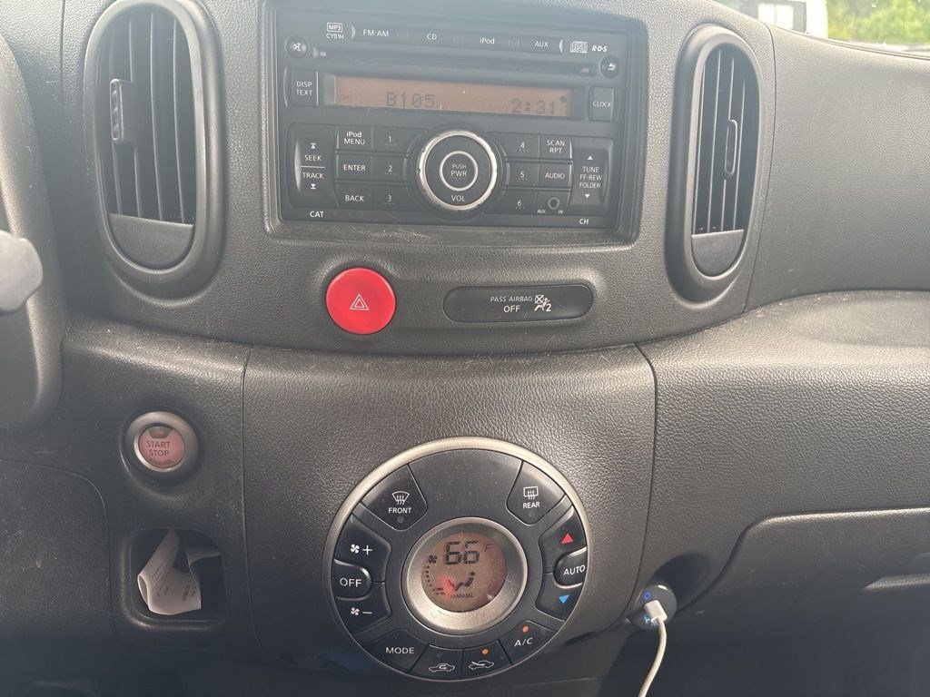 Used 2014 Nissan Cube 1.8 SL w/ Interior Designer Package FWD image 11