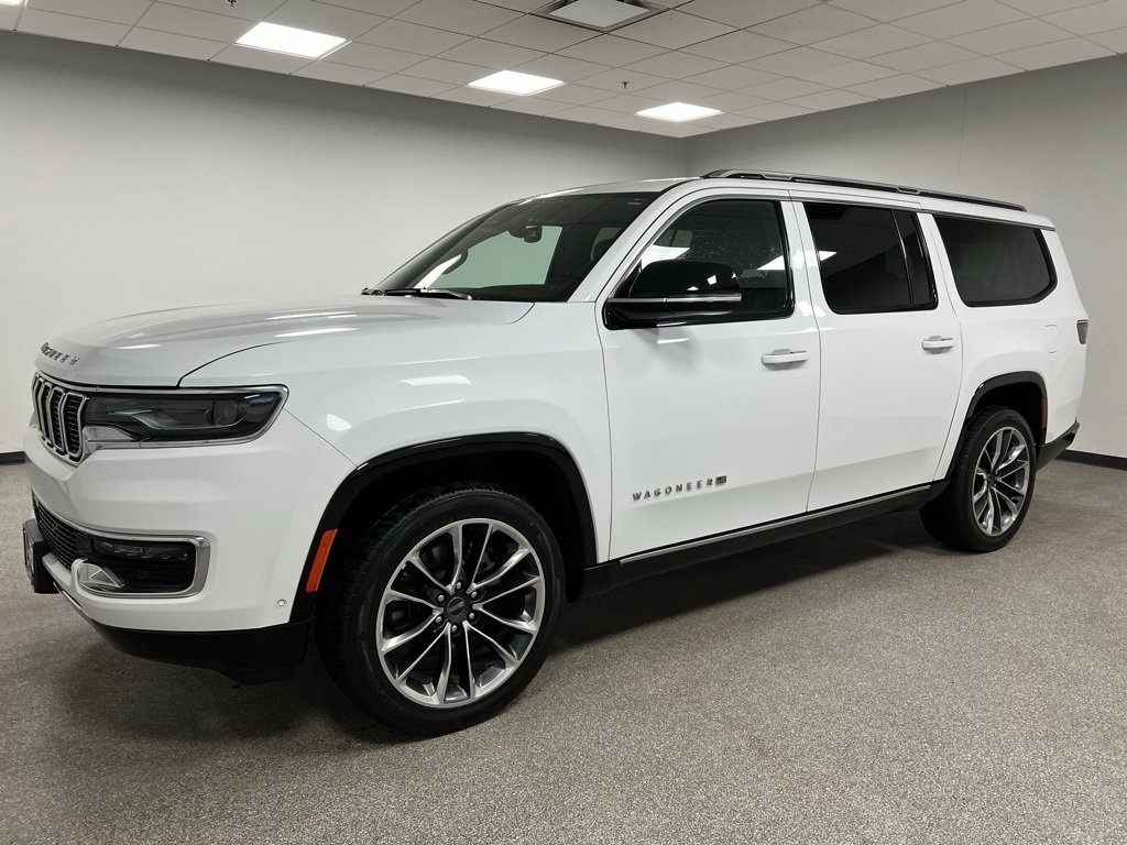 Used 2023 Jeep Wagoneer L Series III w/ Premium Group I image 6