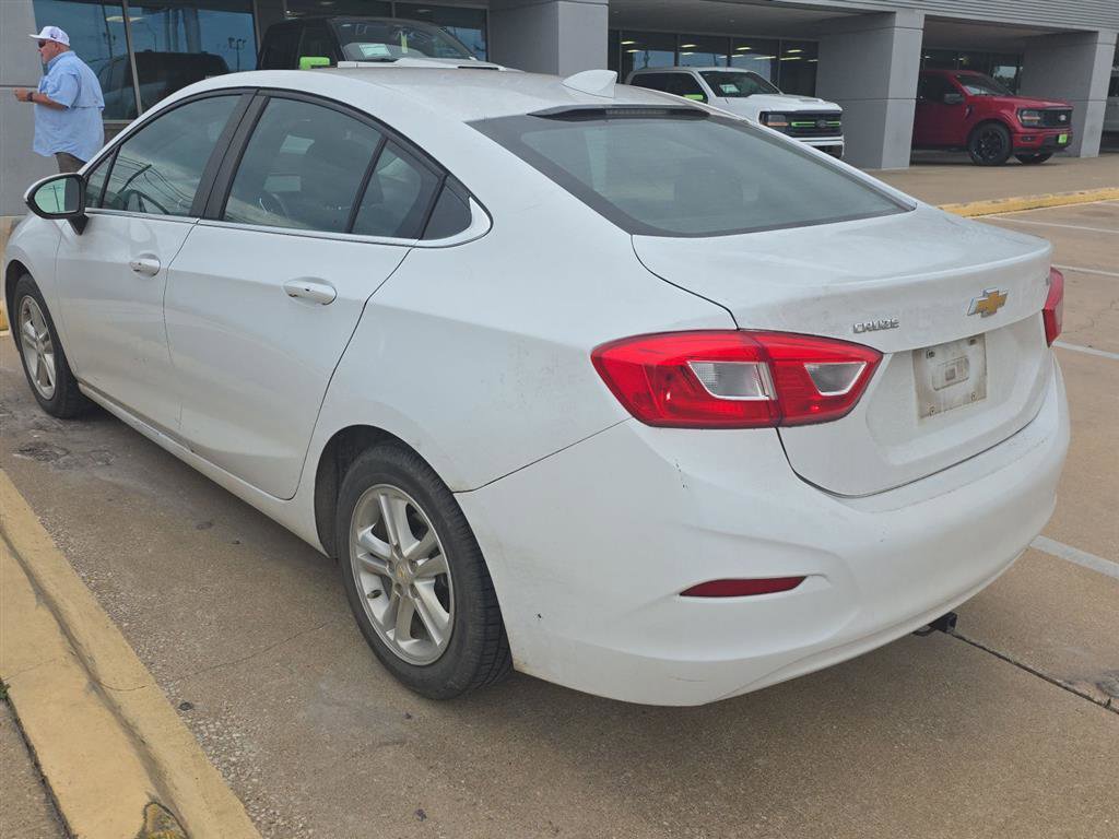 Used 2017 Chevrolet Cruze LT w/ Convenience Package FWD image 6