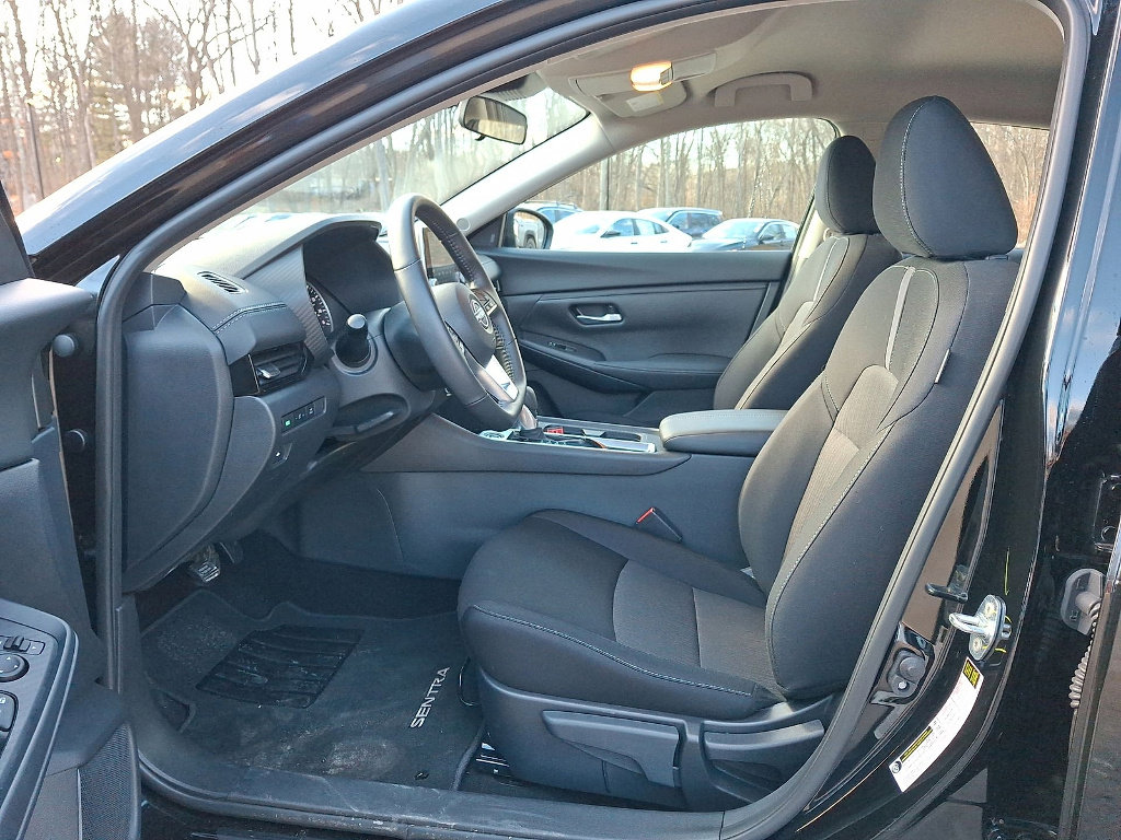 Used 2025 Nissan Sentra SV w/ All-Weather Package image 11