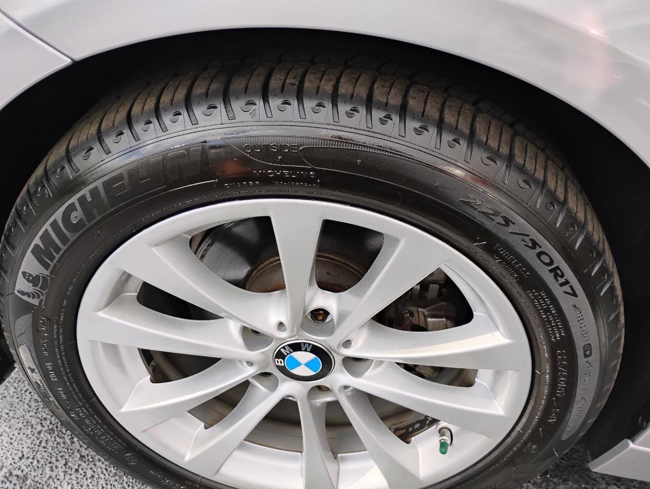 Used 2017 BMW 320i Sedan image 11