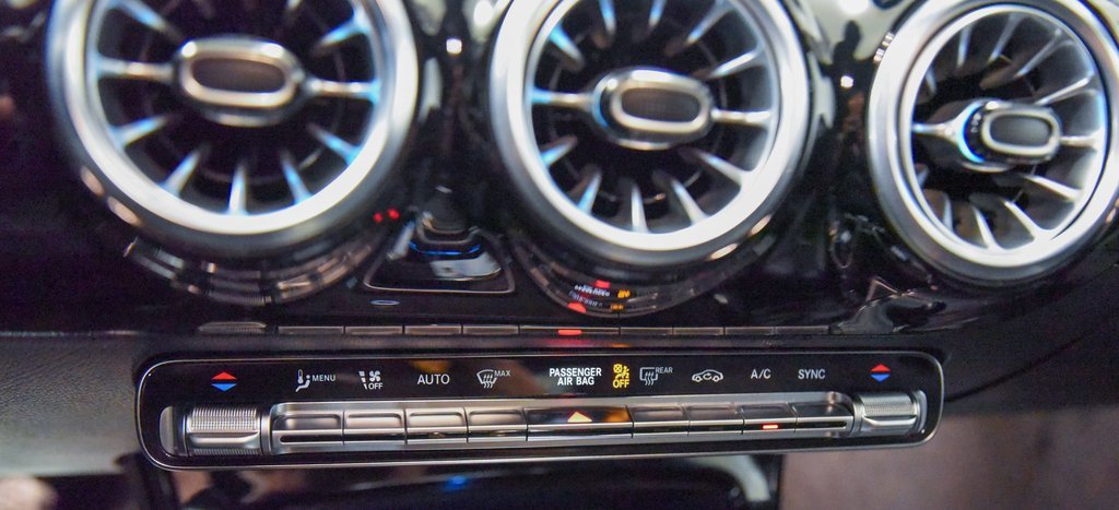 Used 2025 Mercedes-Benz CLA 250 4MATIC image 22