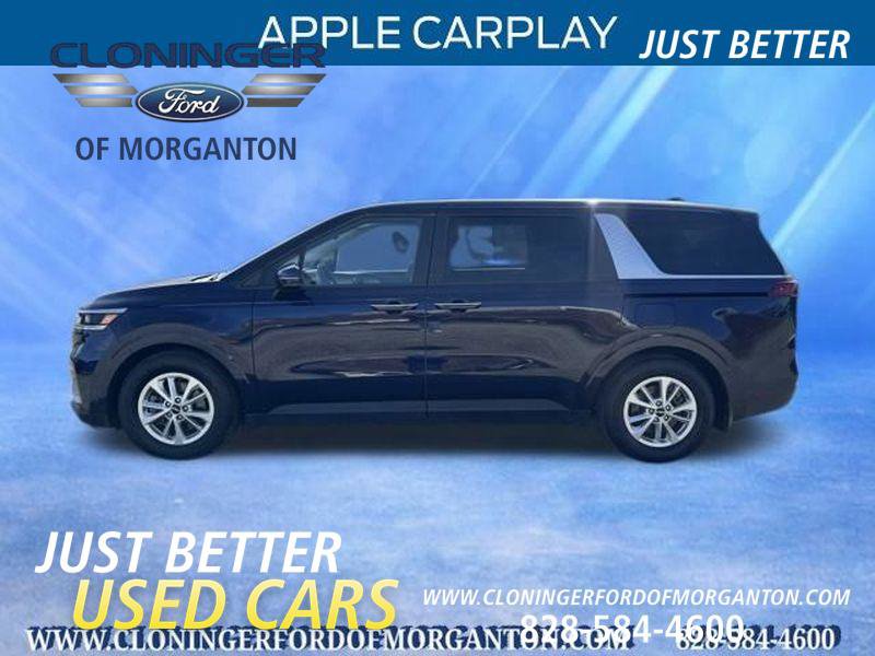Used 2023 Kia Carnival LX image 4