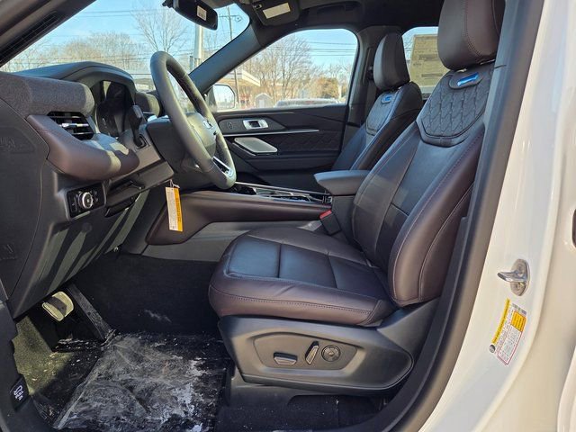 New 2026 Ford Explorer Platinum w/ LUX Leather Package image 11