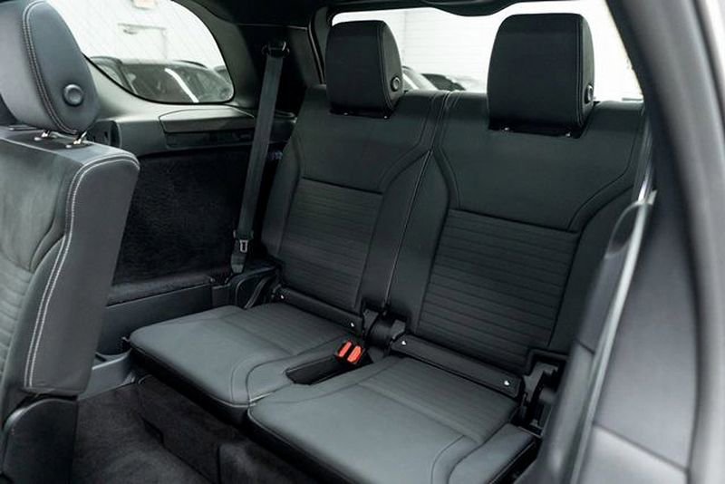 Used 2023 Land Rover Discovery S R-Dynamic image 18