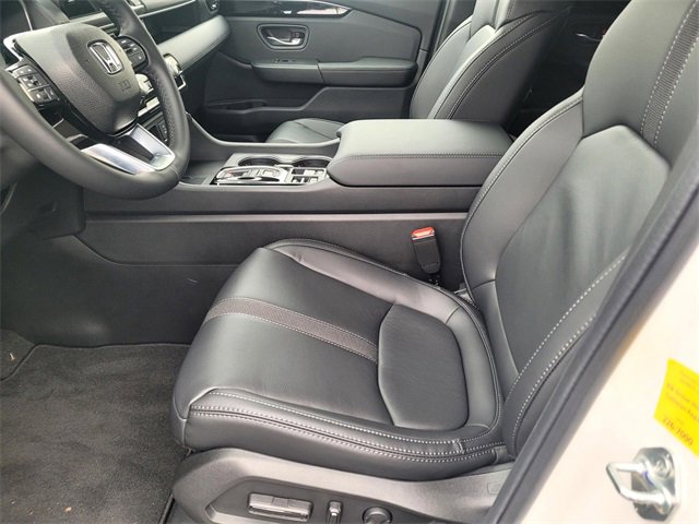 New 2025 Honda Pilot Touring image 8