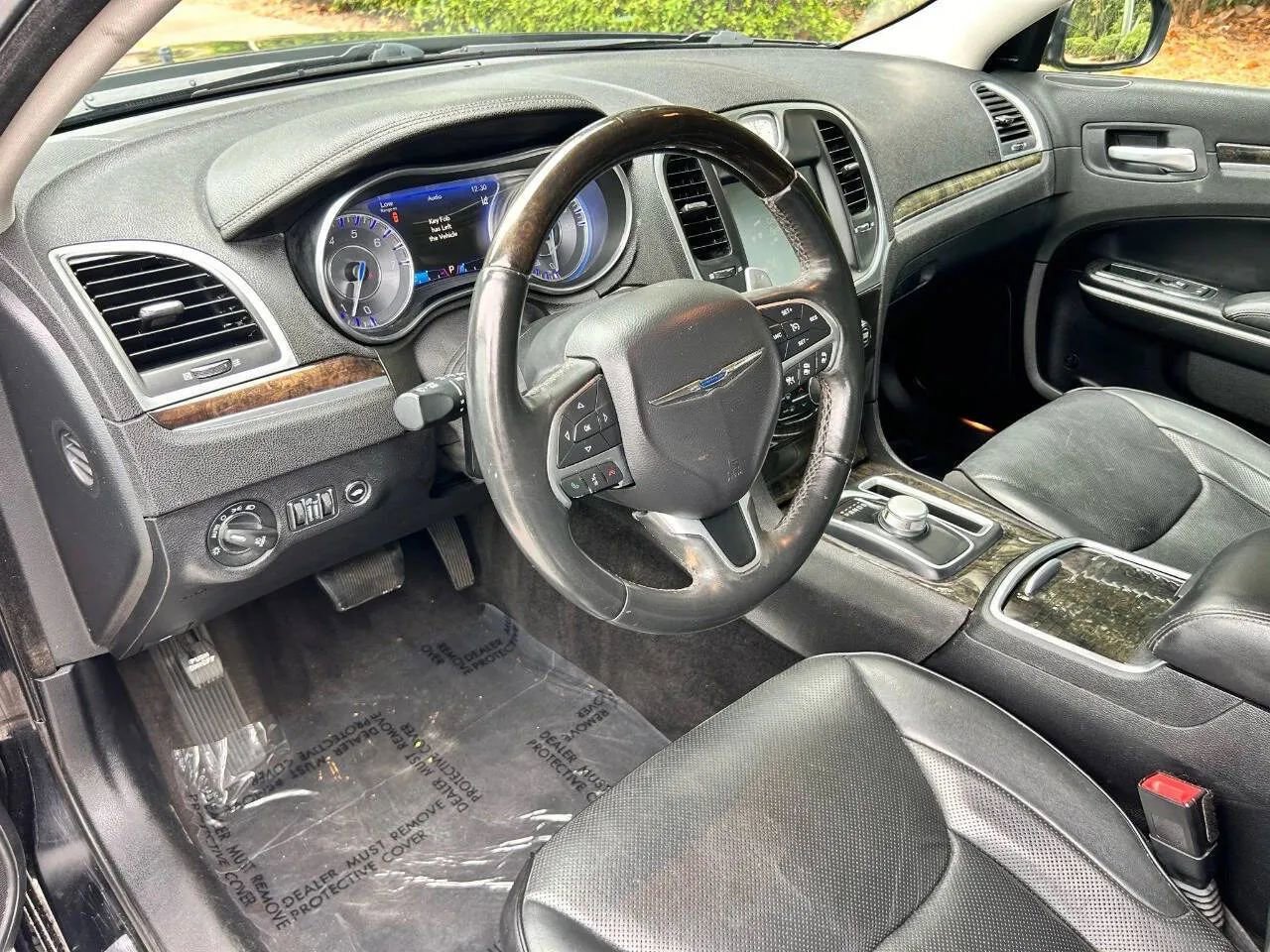 Used 2016 Chrysler 300 C w/ Safetytec Plus Group image 3