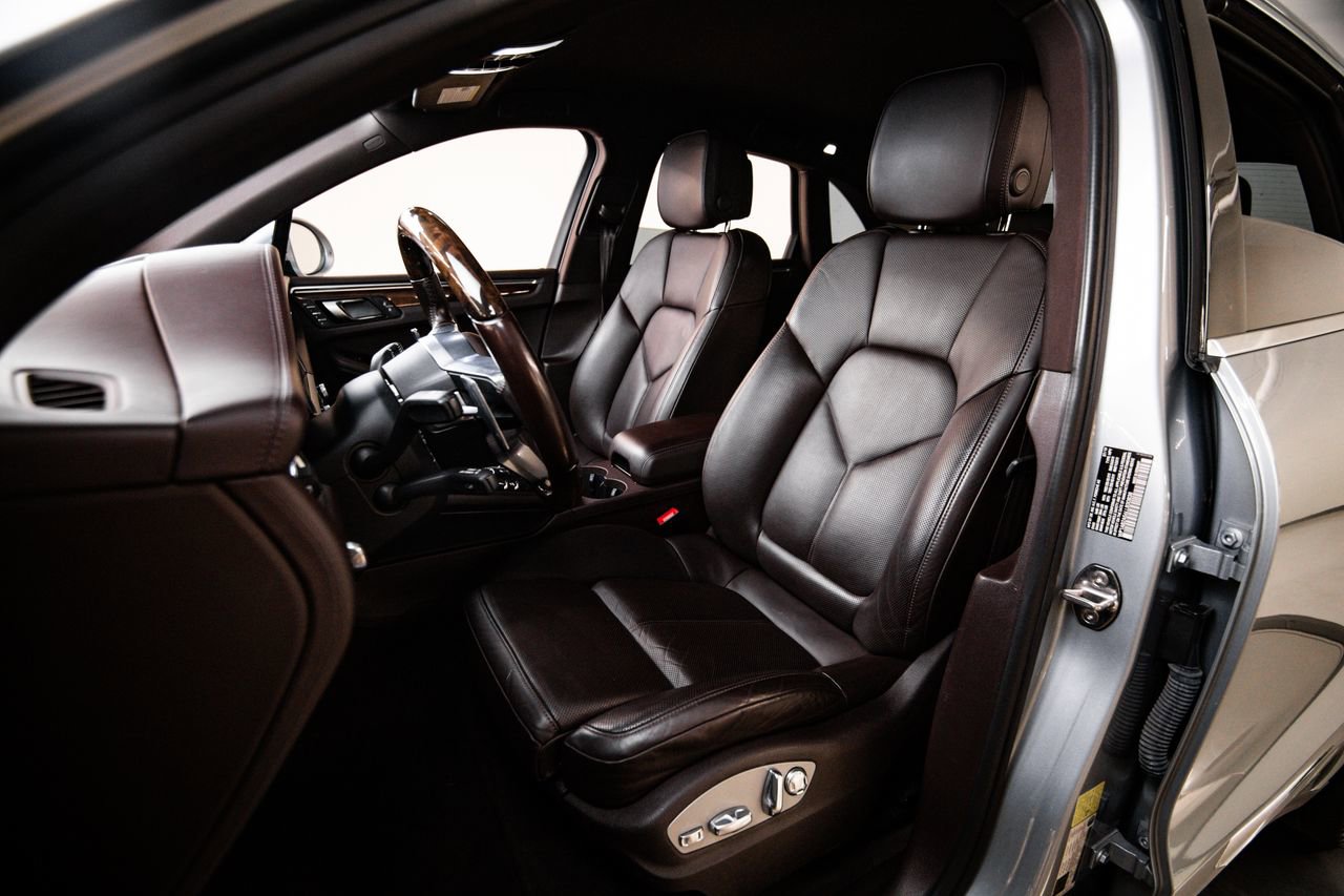Certified 2020 Porsche Macan S AWD/4WD image 5