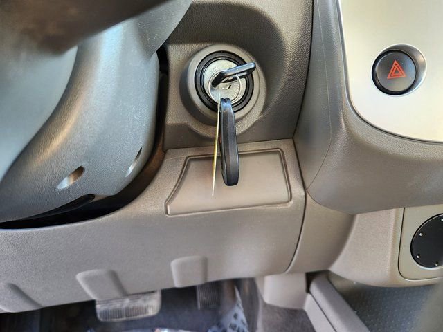 Used 2019 Nissan Frontier SV image 18