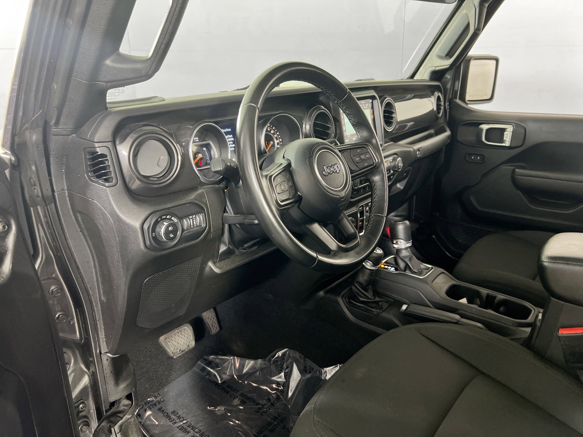 Used 2022 Jeep Gladiator Sport image 9