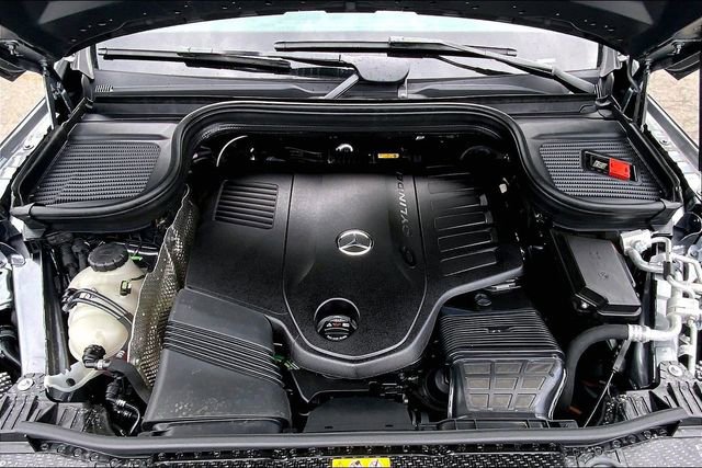 Certified 2025 Mercedes-Benz GLS 450 4MATIC image 26