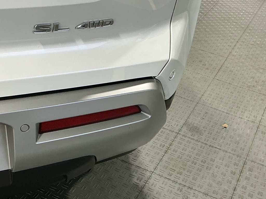 Used 2025 Nissan Pathfinder SL image 4