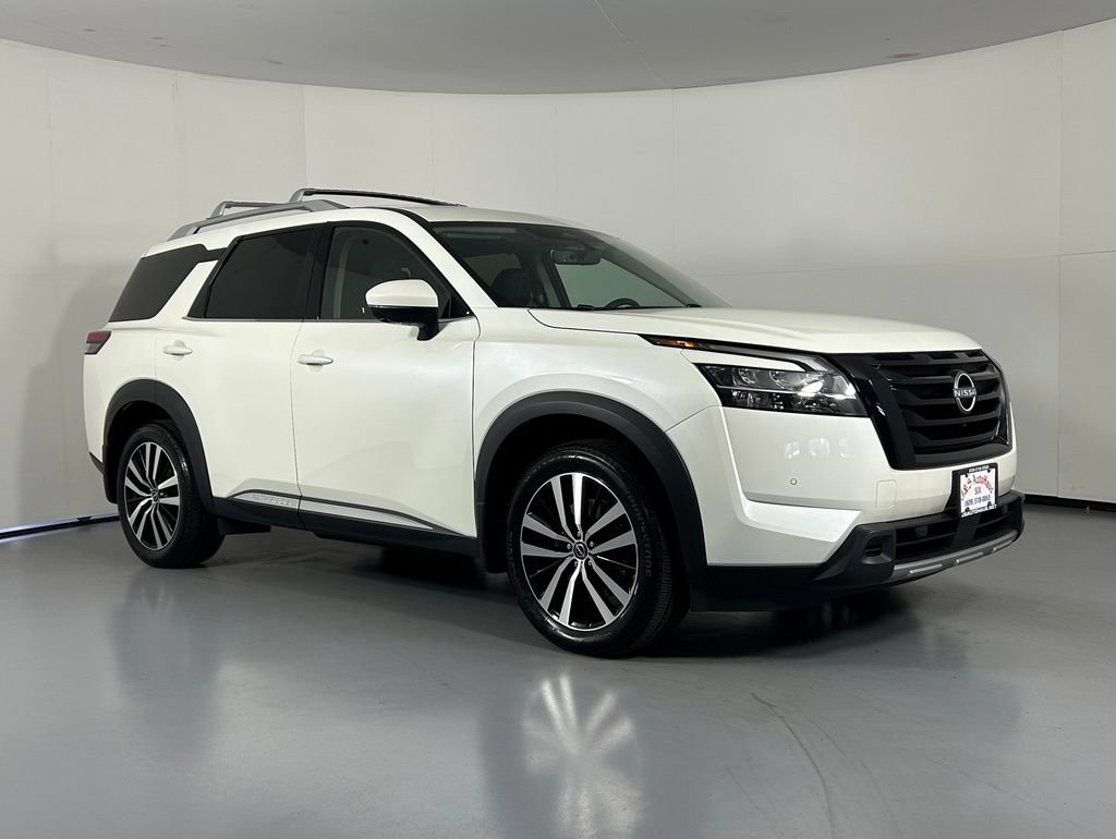 Used 2024 Nissan Pathfinder Platinum