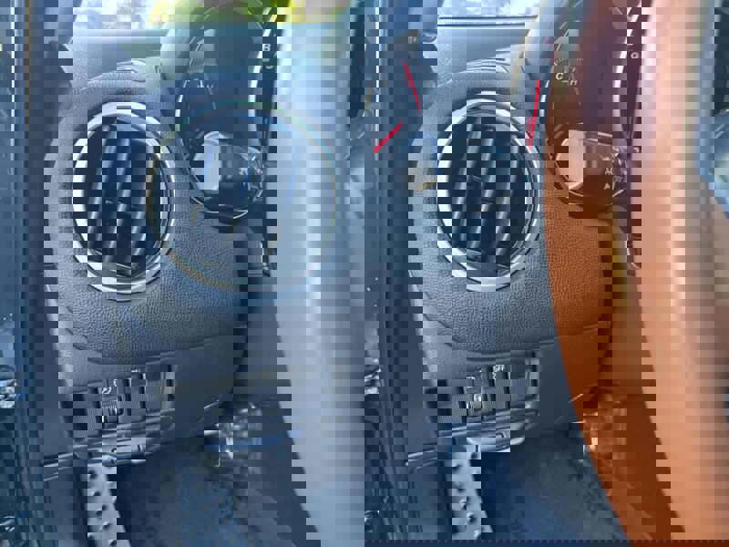 Used 2005 MAZDA RX-8 w/ MT Grand Touring Pkg image 37