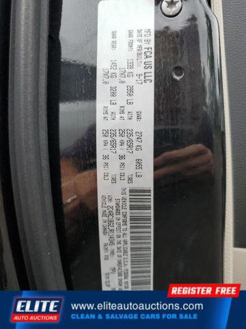 Used 2018 Chrysler Pacifica Touring-L image 26