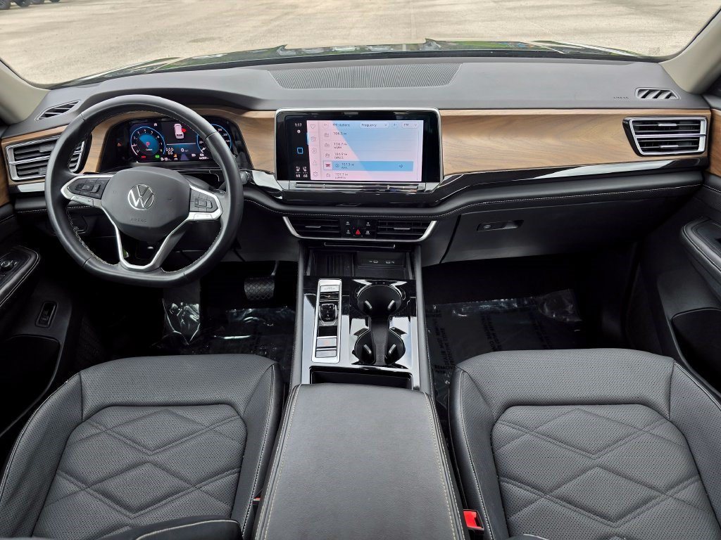 Used 2025 Volkswagen Atlas SE FWD image 35