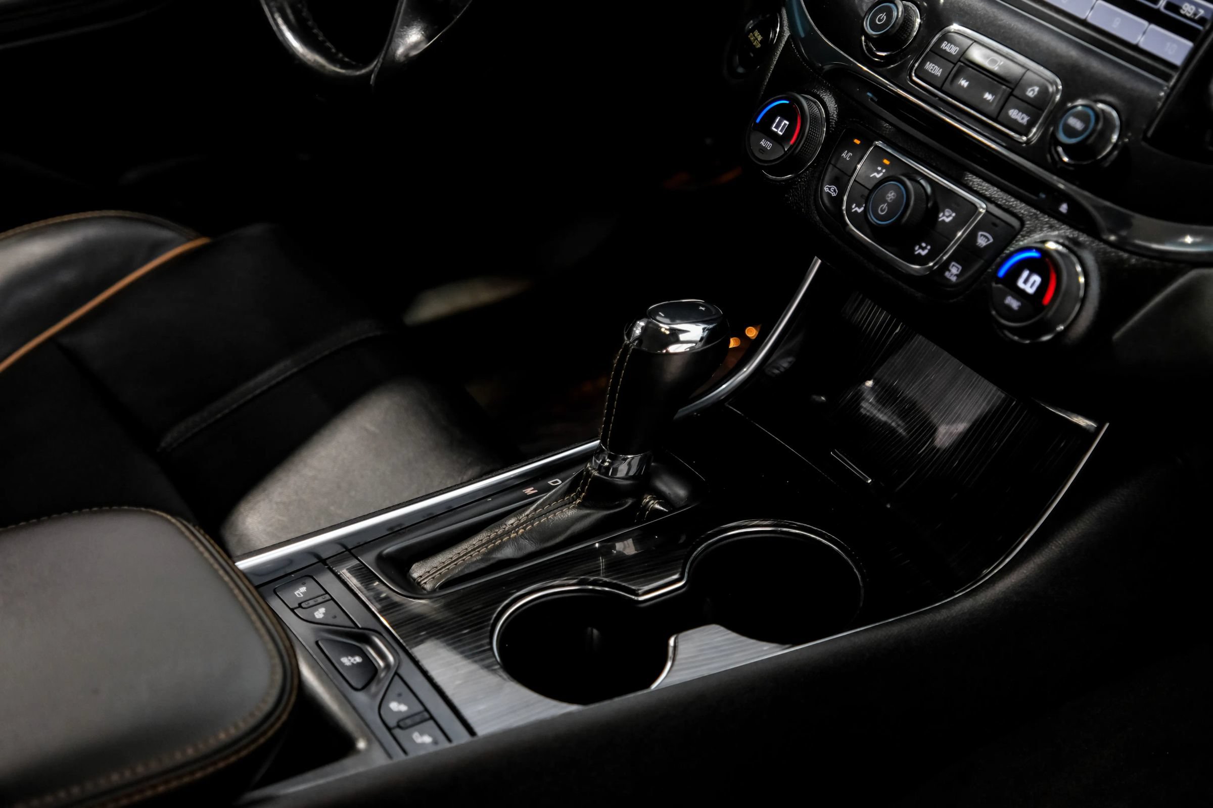 Used 2017 Chevrolet Impala Premier FWD image 29