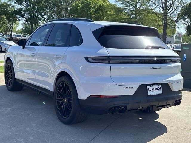 Used 2025 Porsche Cayenne AWD/4WD image 10