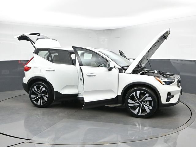 Used 2023 Volvo XC40 B5 Plus w/ Protection Package Premier AWD/4WD image 53