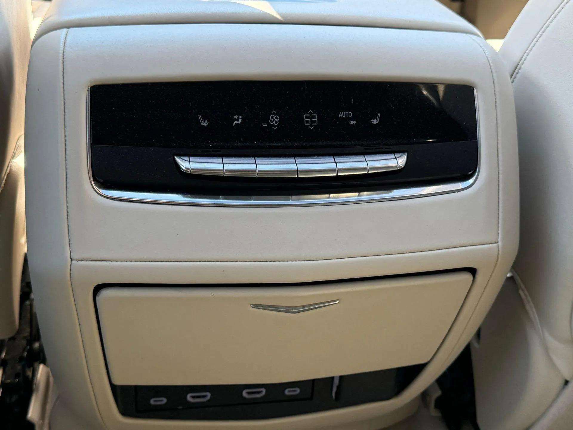 Used 2024 Cadillac Escalade ESV Sport Platinum w/ Heavy-Duty Trailer Package image 32