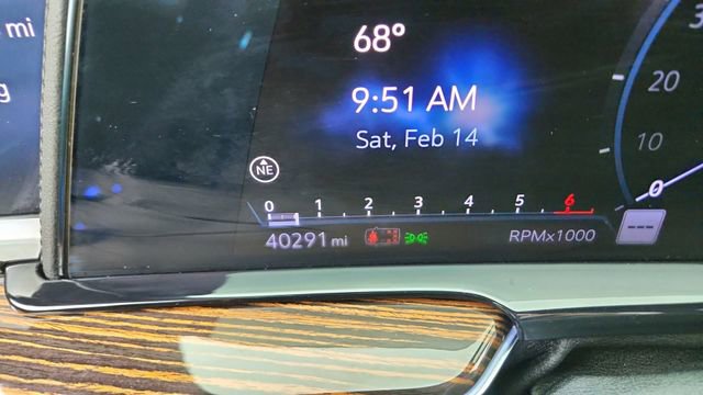 Used 2023 Cadillac Escalade Premium Luxury w/ Performance Package image 43