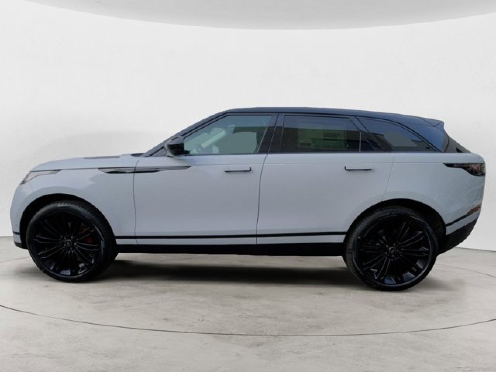 New 2025 Land Rover Range Rover Velar Dynamic SE image 2