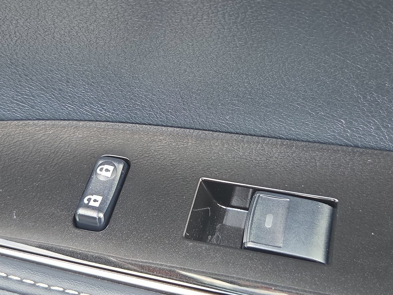 Used 2018 Lexus ES 350 w/ Luxury Package w/Wood Trim FWD image 22