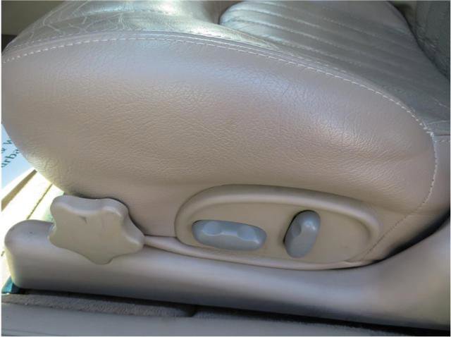 Used 2000 Pontiac Bonneville SE w/ Opt Pkg image 4