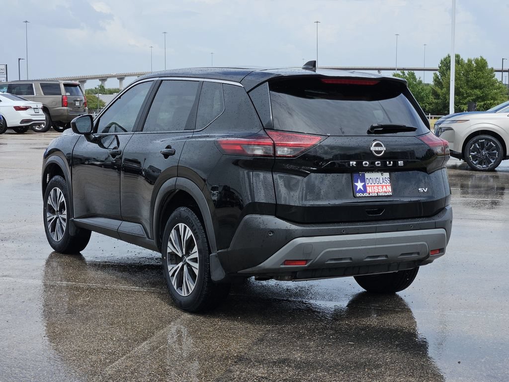 Used 2023 Nissan Rogue SV FWD image 4
