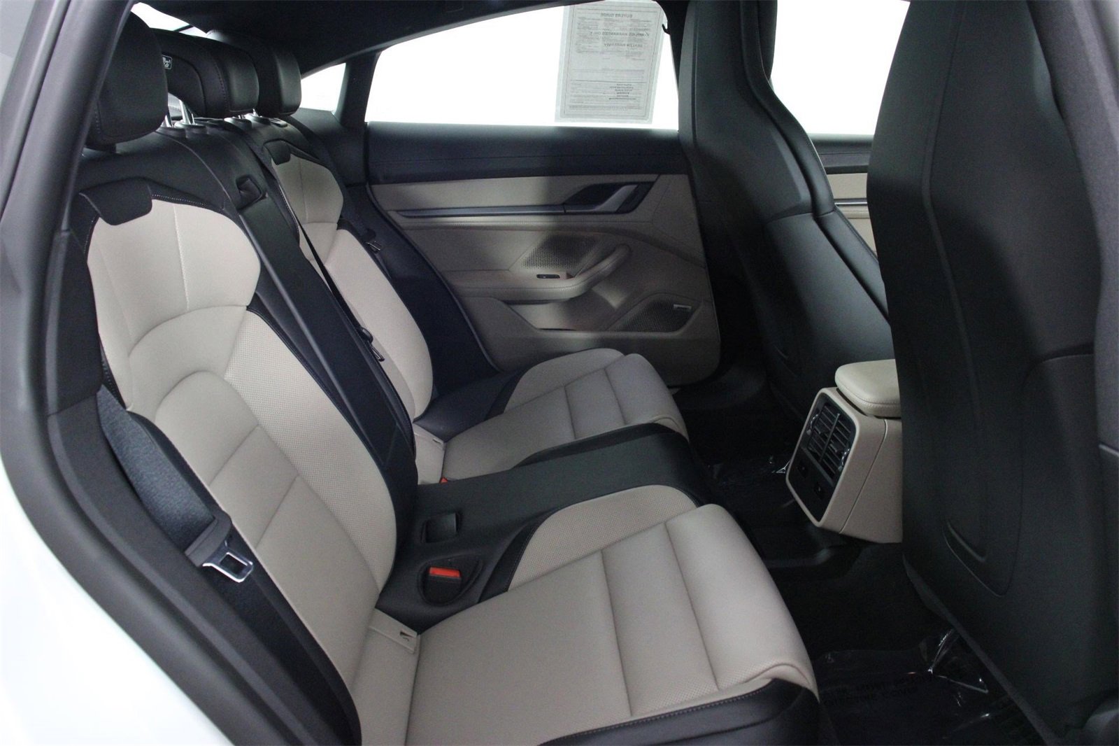 Used 2025 Porsche Taycan image 30