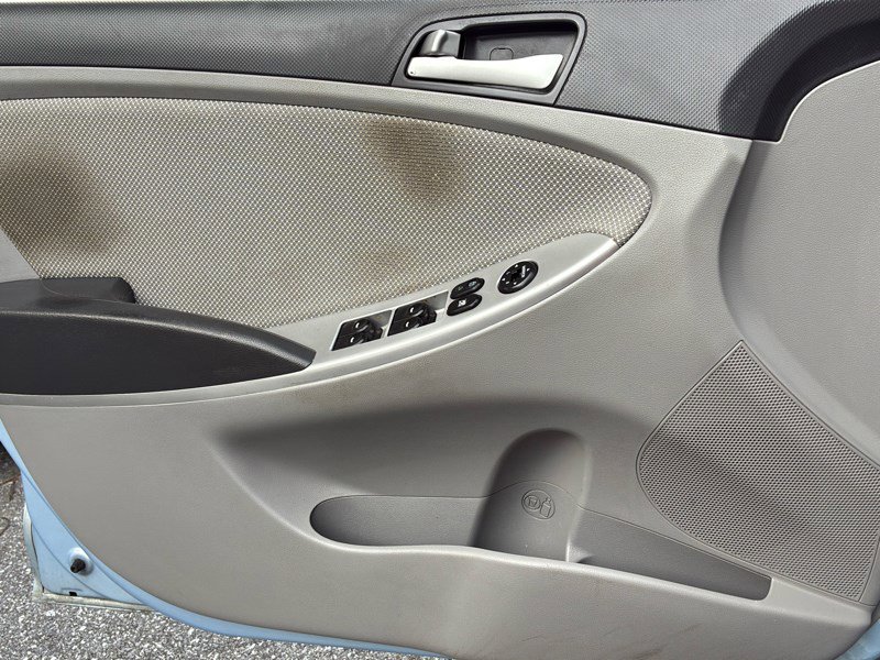 Used 2013 Hyundai Accent GS image 13