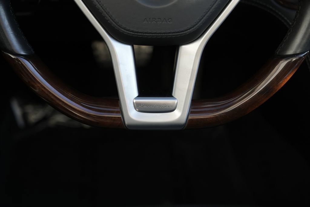 Used 2014 Mercedes-Benz SL 550 image 25