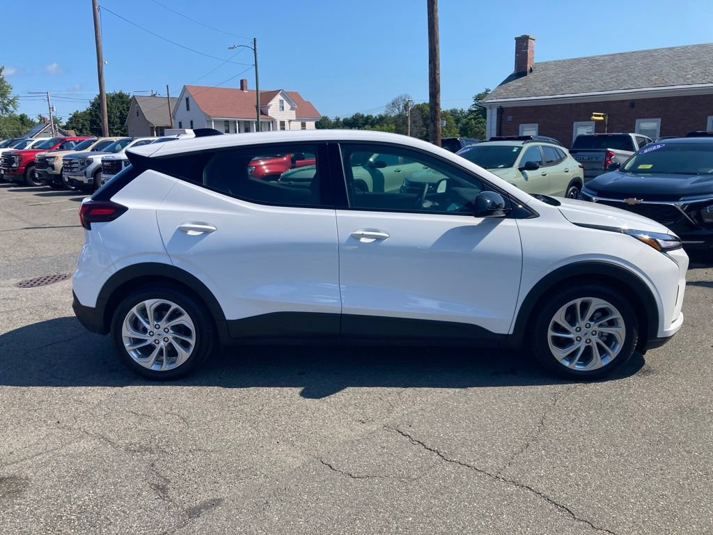 Used 2027 Chevrolet Bolt LT w/ Comfort Package FWD image 32