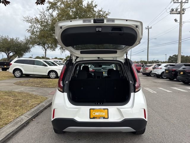 Used 2025 Kia Soul LX w/ LX Technology Package image 18