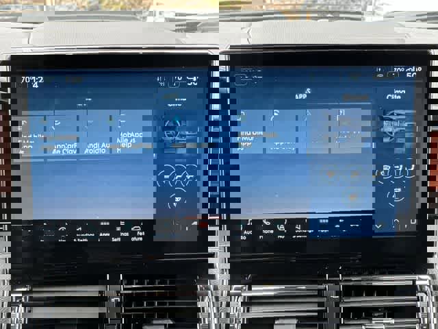 Used 2024 Lincoln Navigator Reserve image 14