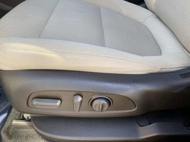 Used 2023 Chevrolet Traverse LT image 31