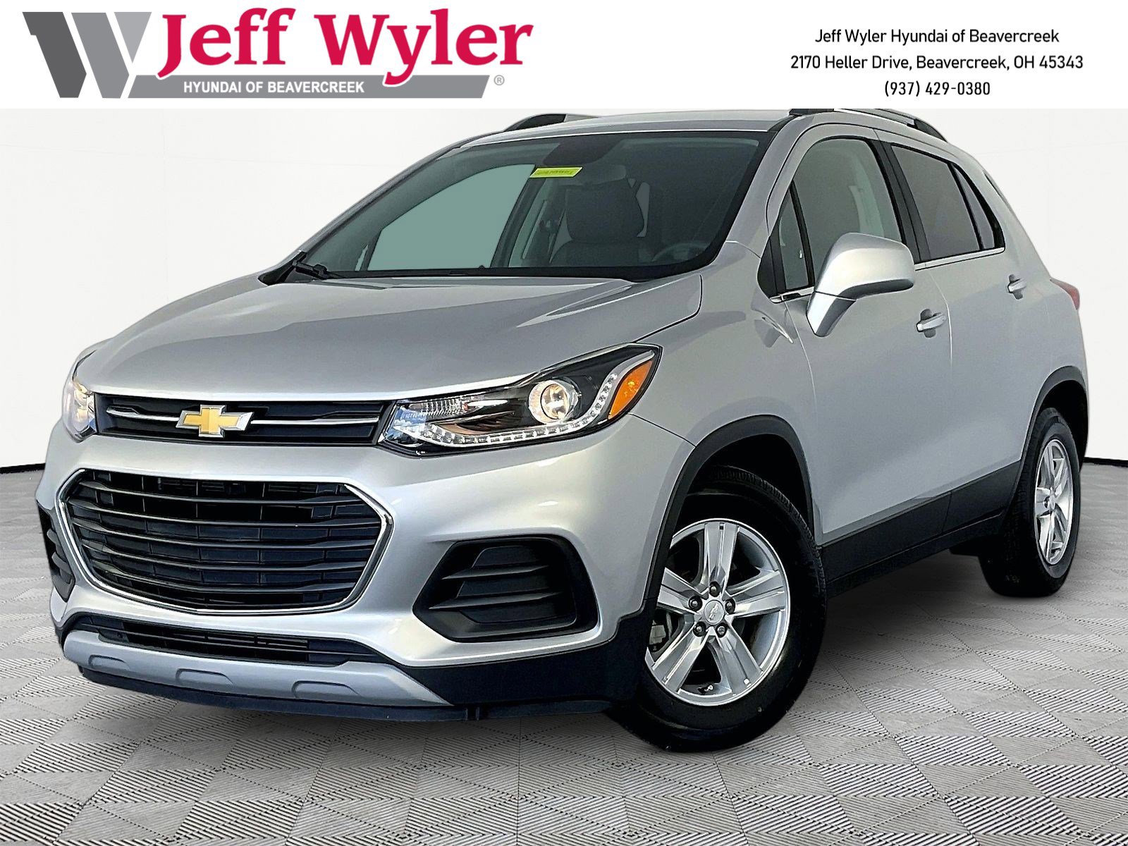Used 2017 Chevrolet Trax LT w/ LT Convenience Package FWD image 1